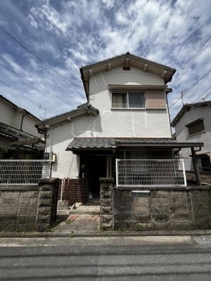 イオン高砂店まで徒歩約１０分、車で約３分の近さ！周辺施設が整っているエリアです！