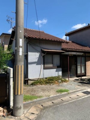 オーナーチェンジ物件です、契約不適合責任免責、家賃3.7万円、内覧不可、表面利回り9.8％