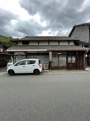 広々とした店舗付き住宅！
