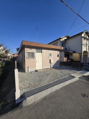 静かな住宅地で静かな暮らし！人気の平屋建て！！