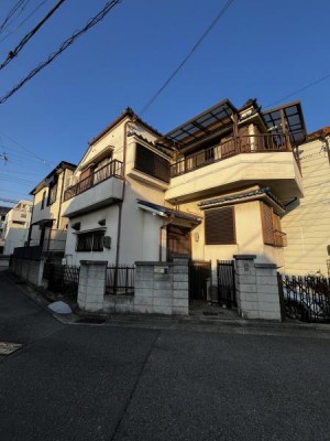 閑静な住宅地で小さなお子様がいるご家族にも安心
駐車場付なので、車でのお出かけが多い方にお勧めです。