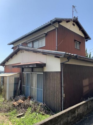 古家付き土地売買、現状有姿渡し、売主の契約不適合責任は免責、敷地の一部に道路負担分あり
