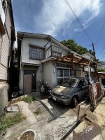 オーナーチェンジ物件。家賃月50,000円。表面利回り約12%。再建築不可。