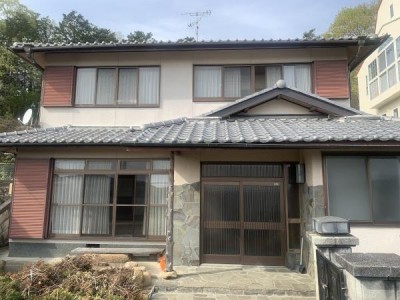 京都市伏見区・南区・東山区・下京区・右京区を中心とする不動産売買のセンチュリー21ハウスマーケット｜スタッフのオススメ物件や、オープンハウス・現地説明会など最新情報をお届け 土地約１５９．３１坪、オール電化住宅、ゆとりの７ＬＤＫ、車２台駐車可、広いお庭付き