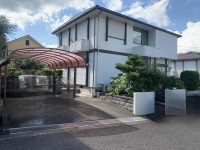 京都市伏見区・南区・東山区・下京区・右京区を中心とする不動産売買のセンチュリー21ハウスマーケット｜スタッフのオススメ物件や、オープンハウス・現地説明会など最新情報をお届け 緑に囲まれた落ち着いた住環境！子育て世代にもおすすめの住環境！カーポート・カースペース有（普１台・軽１台）
