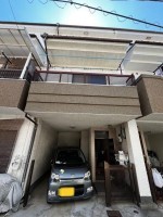 京都市伏見区・南区・東山区・下京区・右京区を中心とする不動産売買のセンチュリー21ハウスマーケット｜スタッフのオススメ物件や、オープンハウス・現地説明会など最新情報をお届け 再建築不可物件です。収益物件におすすめ。想定賃料月約48000円。想定表面利回り約9.9％
