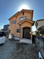 京都市伏見区・南区・東山区・下京区・右京区を中心とする不動産売買のセンチュリー21ハウスマーケット｜スタッフのオススメ物件や、オープンハウス・現地説明会など最新情報をお届け 緑豊かな閑静な住宅地は子育て家族にぴったり
駐車場付なので、車でのお出かけが多い方にお勧めです。
